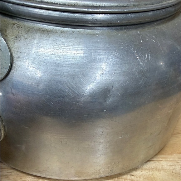 Classic Silver Teapot with Black Handle - Picture 2 of 5